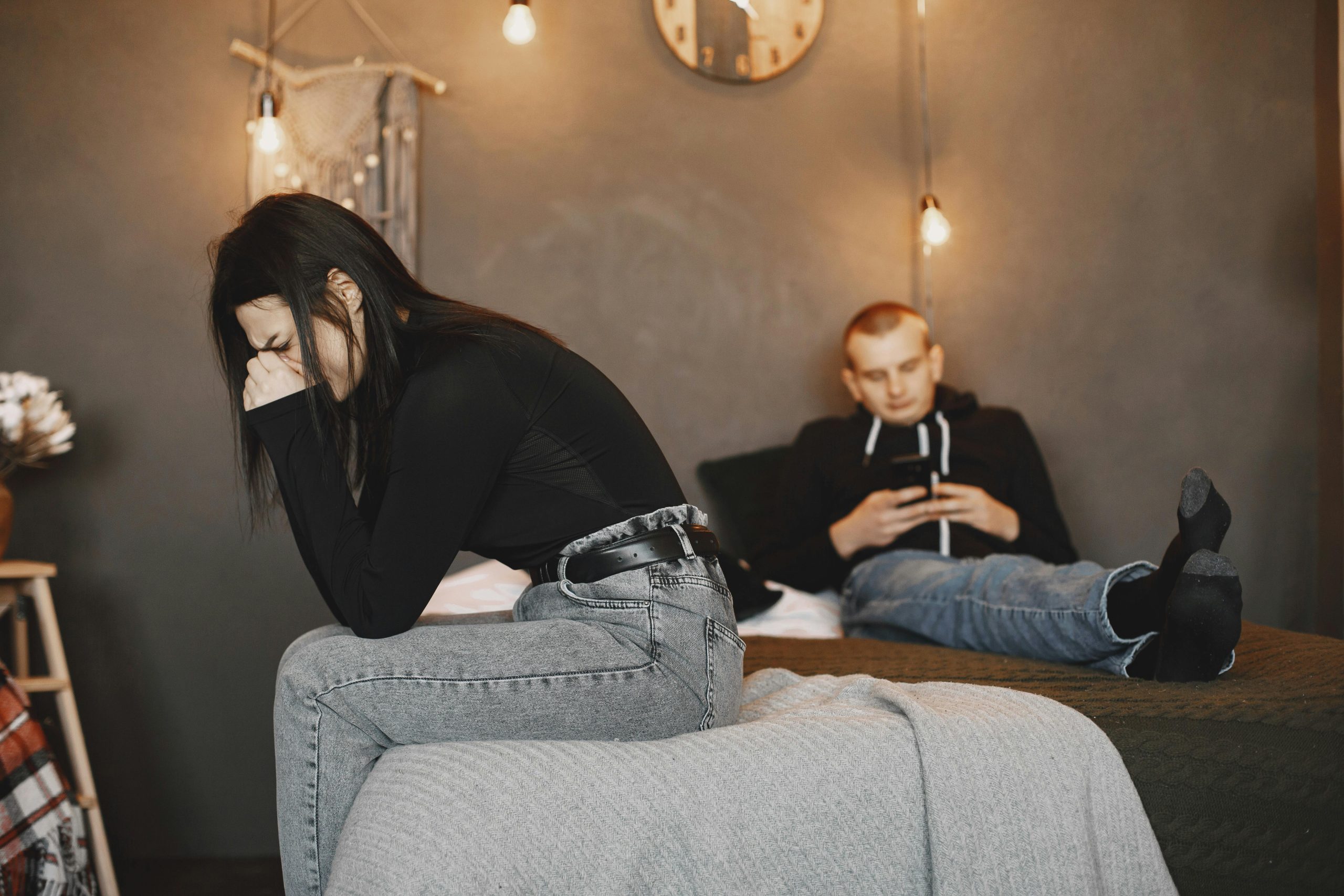 signs you are in a one sided relationship — person sitting alone